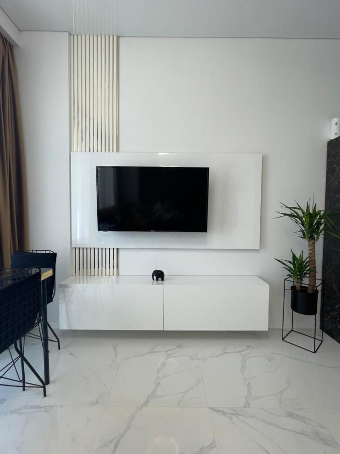 Studio303 By Allegio: Mamaia'S Seaside Luxury Near Finest Clubs & Beaches 외부 사진
