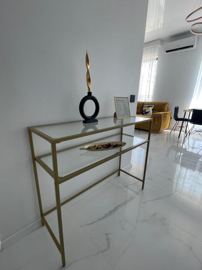 Studio303 By Allegio: Mamaia'S Seaside Luxury Near Finest Clubs & Beaches 외부 사진